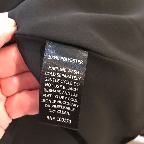 ▪️CYNTHIA ROWLEY Pleated Neckline Blouse - Picture 9 of 11